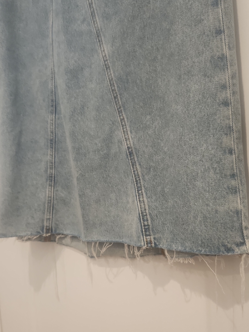 Levi's Light Blue Denim Maxi Skirt Button Fly Raw Hem - Picture 6 of 13
